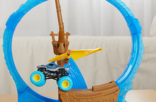 Monster Jam Megalodon Loop Of Doom Playset