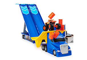 Monster Jam 1:64 Transforming Hauler Playset